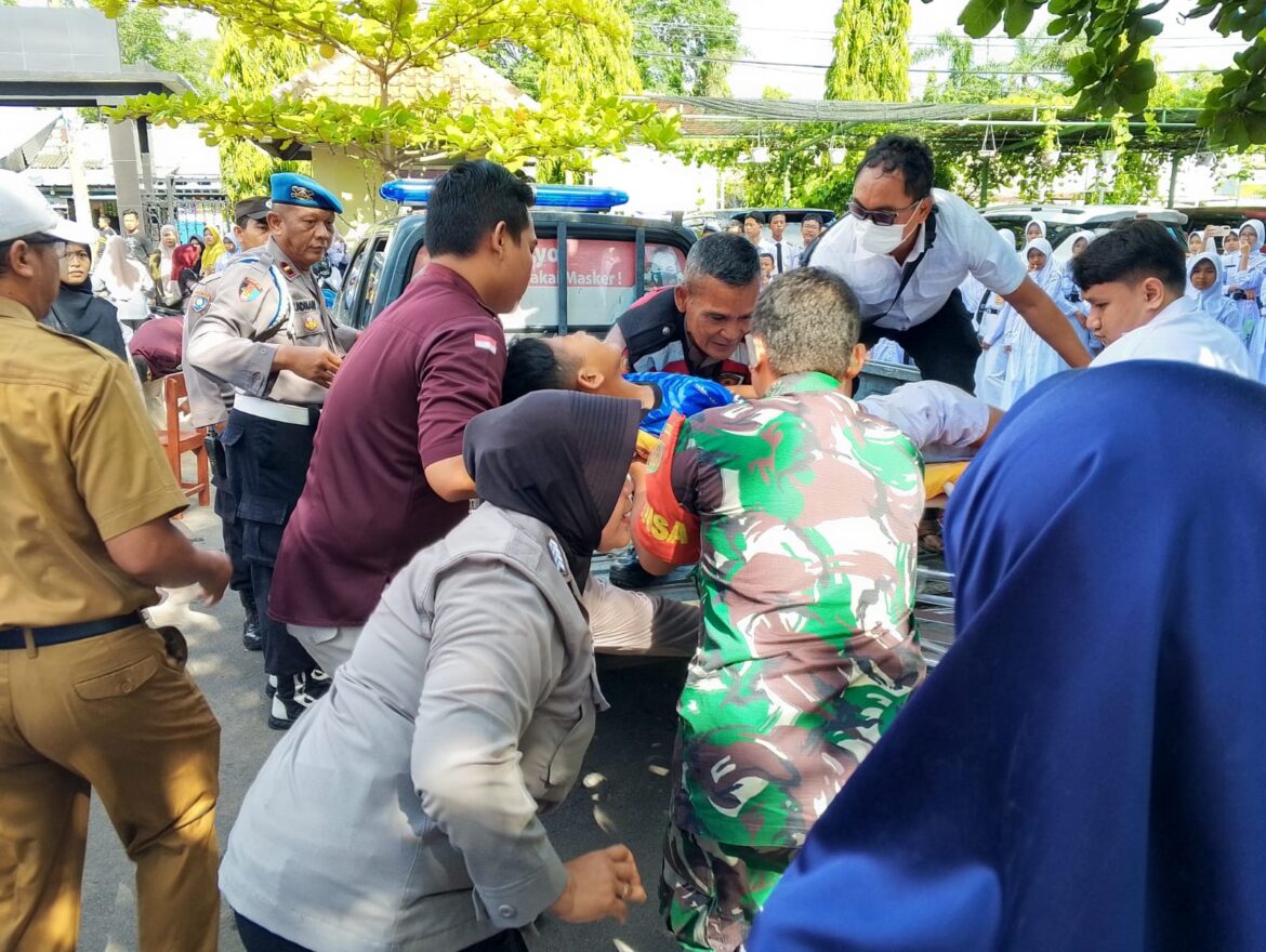 Diduga Ada Kesalahan Rancang Bangun, Tembok Ruangan dan Atap Kelas SMP Negeri 1 Talun Kabupaten Cirebon Ambruk, 8 Siswa terluka