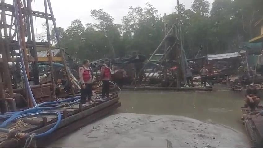 Penertiban tersebut dipimpin langsung oleh Kasat Polairud Polres Bangka, Iptu Arief Fabillah, SH.