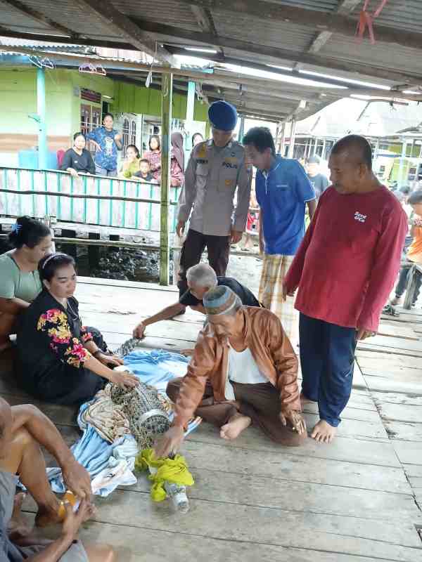 Situasi ini semakin memprihatinkan karena ada laporan buaya tersebut memangsa hewan peliharaan warga