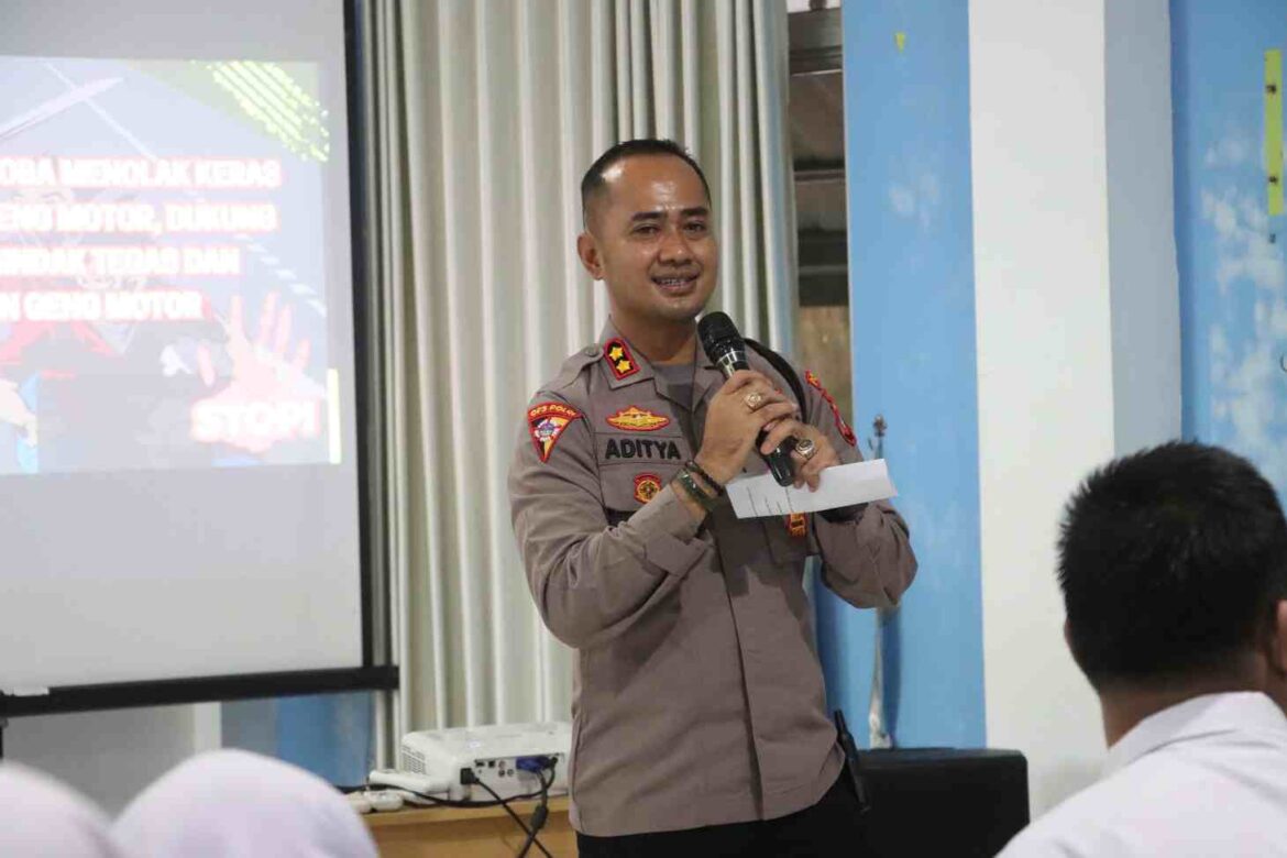 Sebanyak 39 sekolah tingkat SMA/SMK/MA mendapatkan kunjungan langsung dari Kapolres, Wakapolres, para kasat, dan kapolsek jajaran.